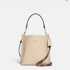 NWT* COACH MOLLIE BUCKET BAG 22